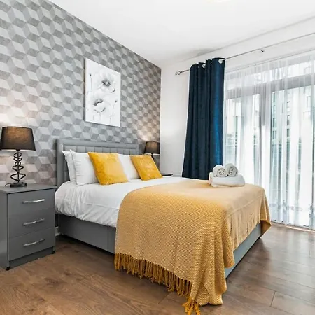 Spacious 1 Bedroom Apartment In Central Woking Exterior photo