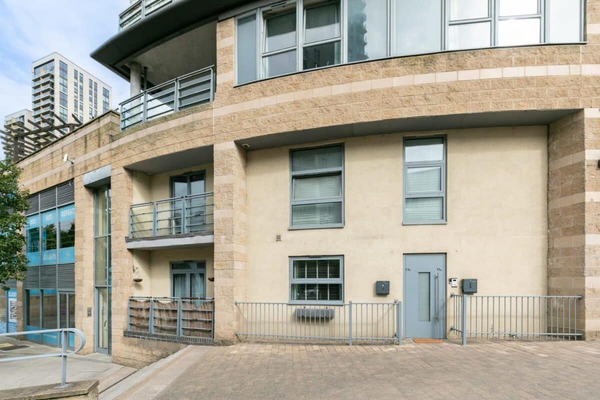Spacious 1 Bedroom In *